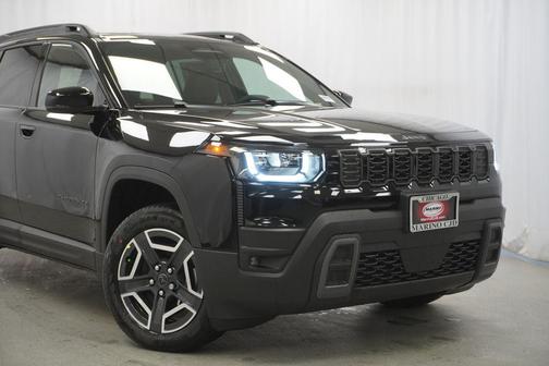 Diamond Black Crystal Pearlcoat 2026 Jeep Cherokee Limited
