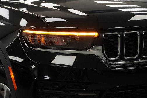 2026 Jeep Grand Cherokee Altitude