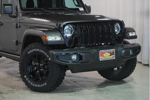 2021 Jeep Gladiator Sport