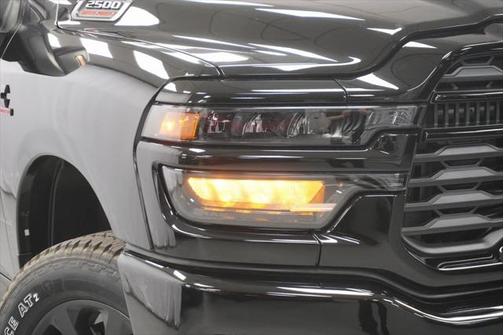 2025 RAM 2500 Big Horn Crew Cab 4x4 6'4' Box