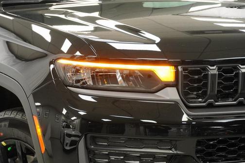 2026 Jeep Grand Cherokee Altitude