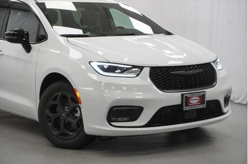 2025 Chrysler Pacifica Hybrid Premium S Appearance Pkg