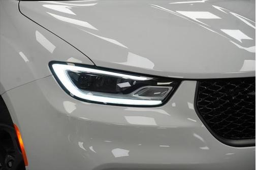2025 Chrysler Pacifica Hybrid Premium S Appearance Pkg