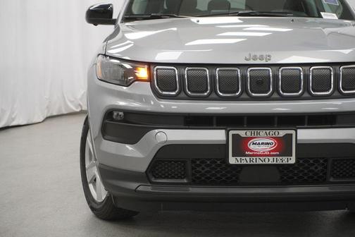 Billet Silver Metallic Clearcoat 2022 Jeep Compass Latitude