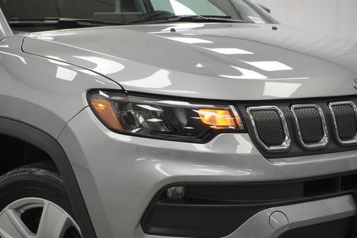 Billet Silver Metallic Clearcoat 2022 Jeep Compass Latitude