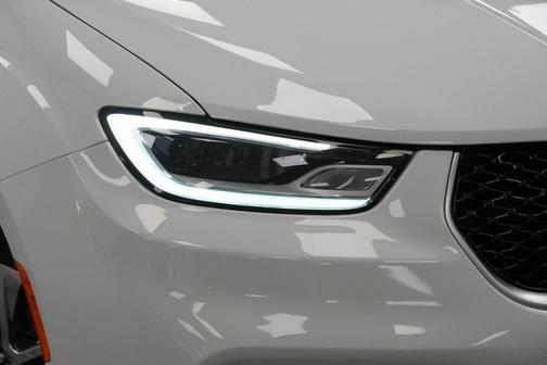 2021 Chrysler Pacifica L