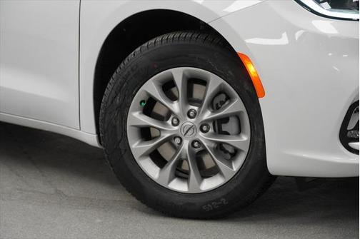 2025 Chrysler Pacifica L