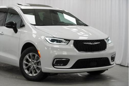 2025 Chrysler Pacifica L