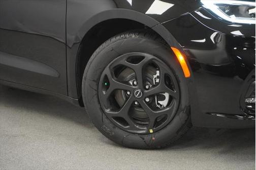 2025 Chrysler Pacifica Hybrid Premium S Appearance Pkg