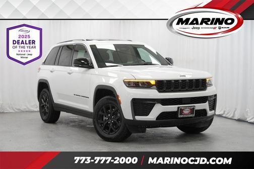 Bright White Clearcoat 2026 Jeep Grand Cherokee Altitude