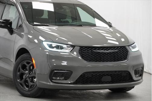 2025 Chrysler Pacifica Hybrid Premium S Appearance Pkg