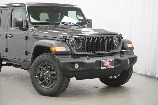 Granite Crystal Metallic Clearcoat 2026 Jeep Wrangler Sport S