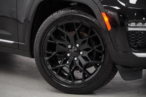 2022 Jeep Grand Cherokee Summit