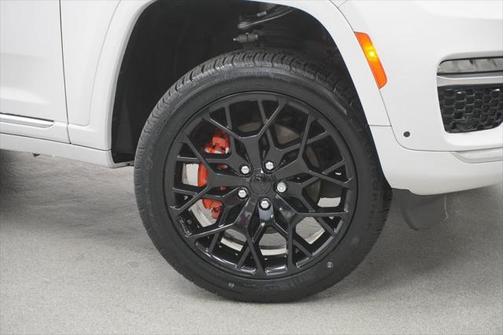 2022 Jeep Grand Cherokee Summit