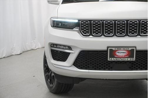 2022 Jeep Grand Cherokee Summit