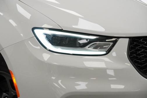 2024 Chrysler Pacifica Hybrid S Appearance Pkg