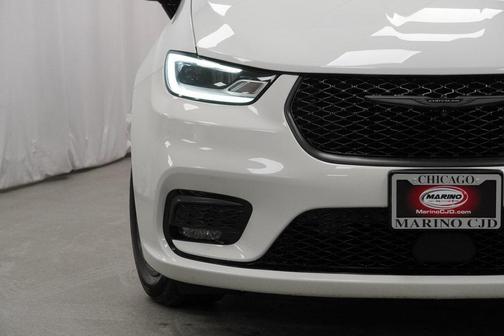 2024 Chrysler Pacifica Hybrid S Appearance Pkg