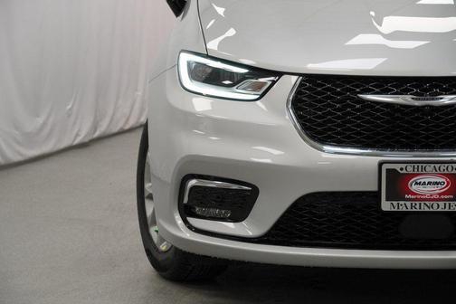 2026 Chrysler Pacifica L