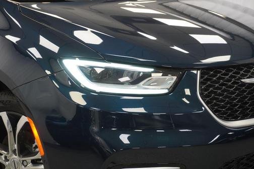 Fathom Blue Pearlcoat 2024 Chrysler Pacifica L
