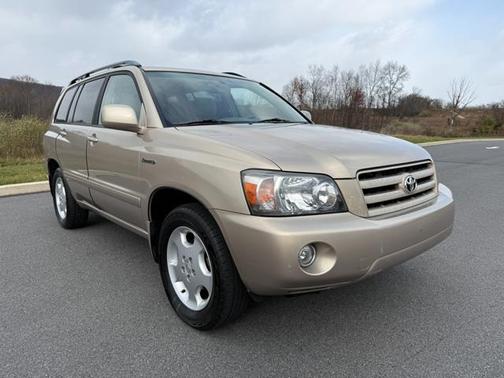 2004 Toyota Highlander Base