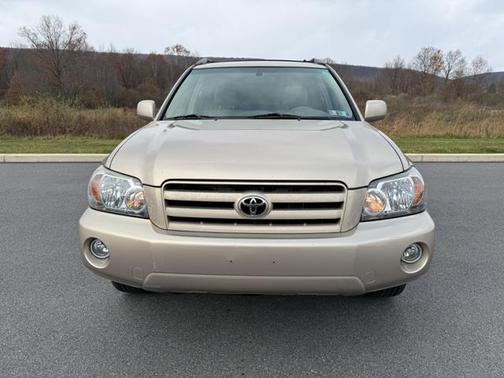 2004 Toyota Highlander Base