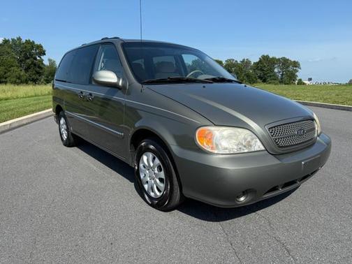 2005 Kia Sedona LX