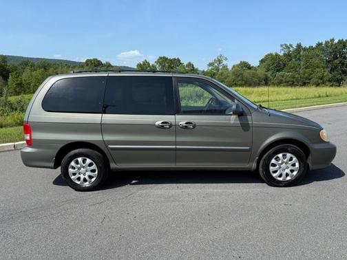 2005 Kia Sedona LX