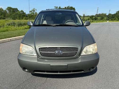 2005 Kia Sedona LX