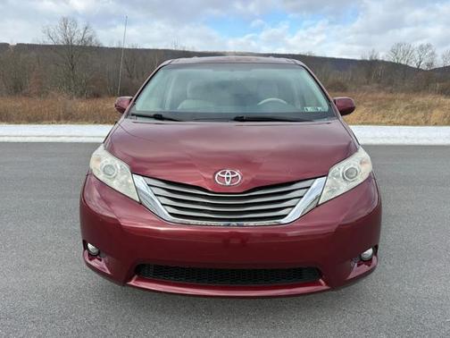 2013 Toyota Sienna XLE