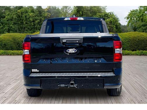 Shadow Black 2026 Ford Maverick Lobo