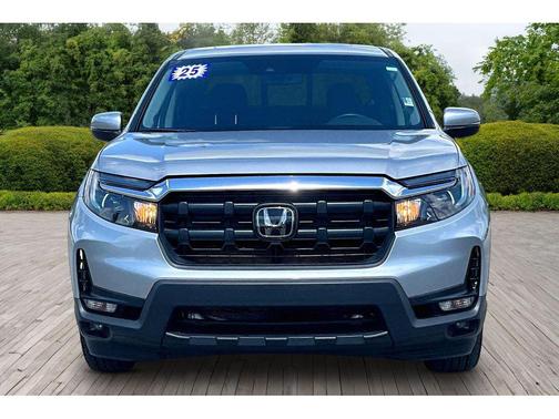 Crystal Black Pearl 2025 Honda Ridgeline RTL