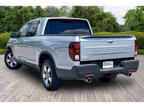 Crystal Black Pearl 2025 Honda Ridgeline RTL