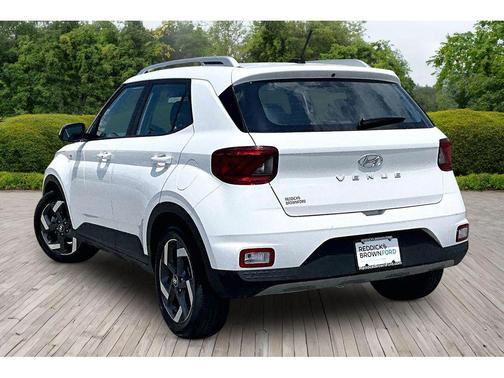 Lunar White 2025 Hyundai VENUE SEL