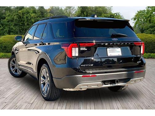 Agate Black Metallic 2026 Ford Explorer Active