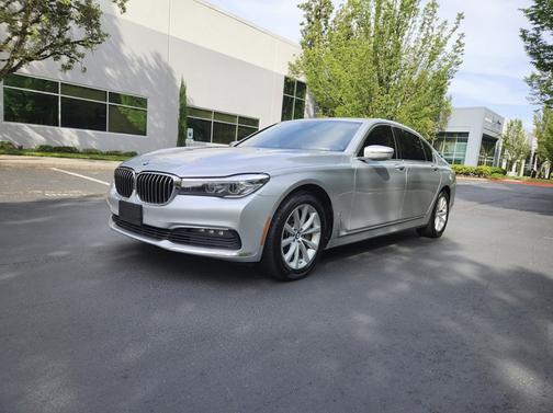 2018 BMW 740 i