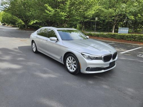 2018 BMW 740 i