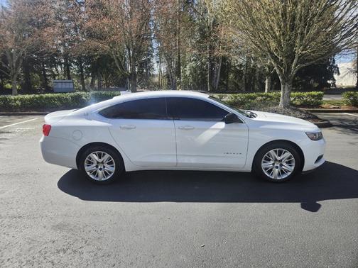 White 2019 Chevrolet Impala