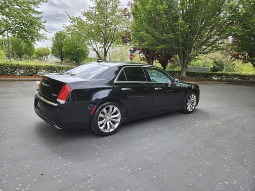 2018 Chrysler 300 Limited