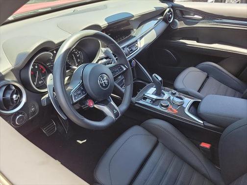 2023 Alfa Romeo Stelvio Quadrifoglio