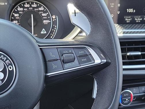2023 Alfa Romeo Stelvio Quadrifoglio