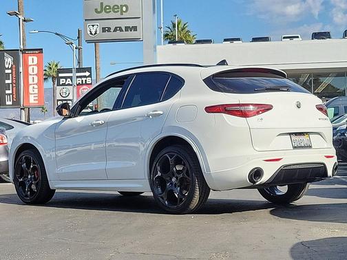 2022 Alfa Romeo Stelvio Ti