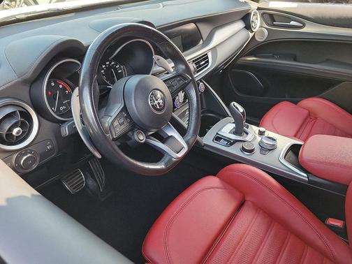 2022 Alfa Romeo Stelvio Ti