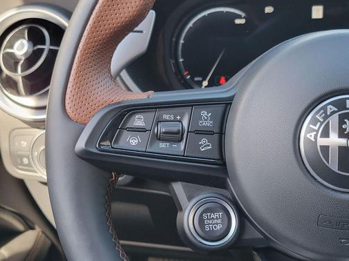 2025 Alfa Romeo Stelvio Sprint AWD