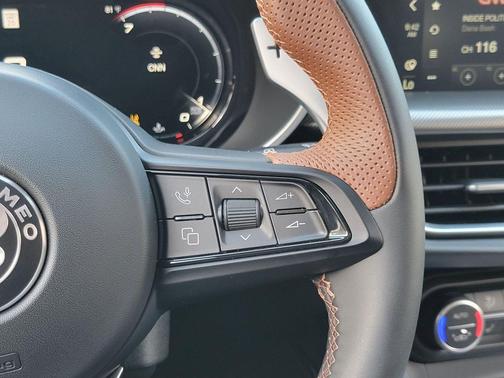 2025 Alfa Romeo Stelvio Sprint AWD