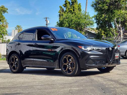 2025 Alfa Romeo Stelvio Sprint AWD