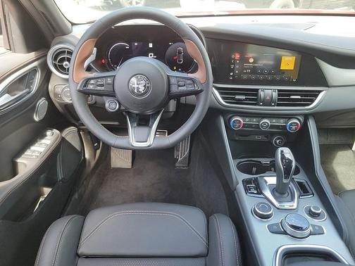 2025 Alfa Romeo Giulia Intensa RWD