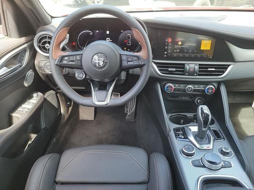 2025 Alfa Romeo Giulia Intensa RWD
