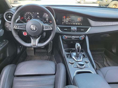 2024 Alfa Romeo Giulia Quadrifoglio