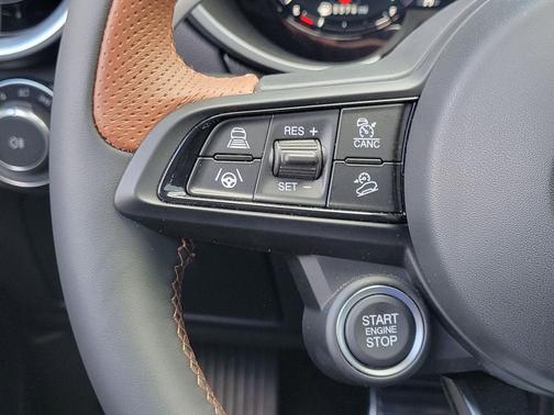 2025 Alfa Romeo Stelvio Sprint AWD