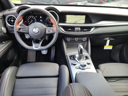 2025 Alfa Romeo Stelvio Sprint AWD